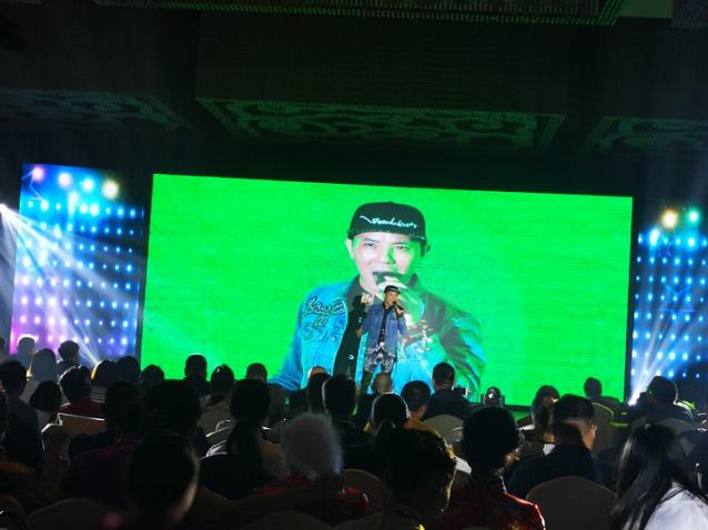 3.jpg 歌手聂琳峰明星孝公益行 <wbr>呼吁关爱孤寡老人
