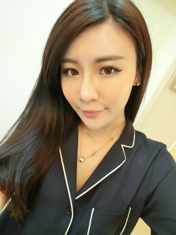 美轮美奂Dior烈艳蓝金美唇膏 - 阿眯头 - Amiholic 美轮美奂Dior烈艳蓝金美唇膏 - 阿眯头 - Amiholic