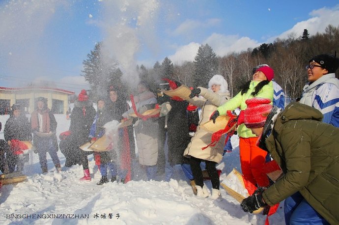 伊春2017森林冰雪欢乐季开幕了,铁力冰雪小镇沸腾了! 伊春2017森林冰雪欢乐季开幕了,铁力冰雪小镇沸腾了!