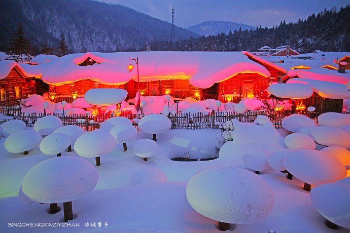 什么样的美,吸引着这么多游人来雪乡呢? 什么样的美,吸引着这么多游人来雪乡呢?