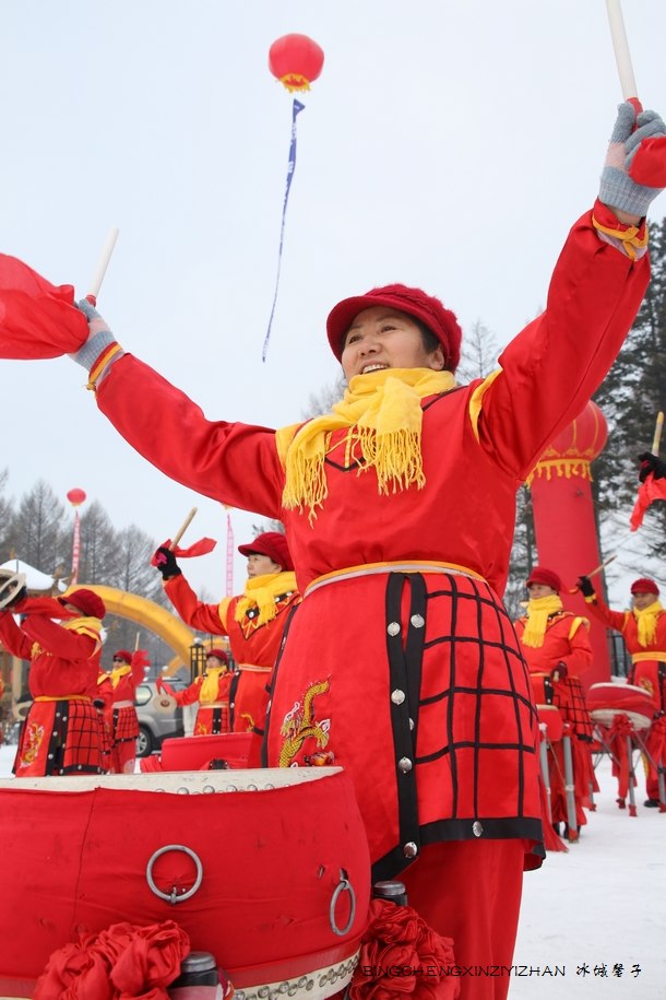 伊春森林冰雪欢乐季在日月峡滑雪场盛大启幕 伊春森林冰雪欢乐季在日月峡滑雪场盛大启幕