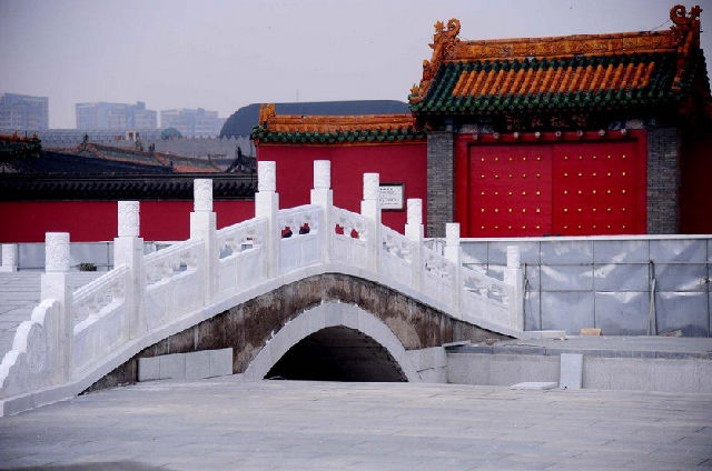 沈阳故宫建汉白玉金水桥风格似北京故宫金水桥