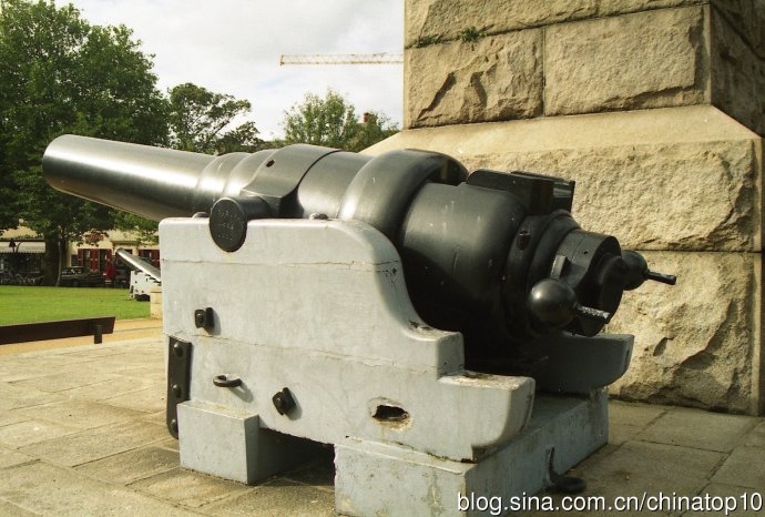 该炮是英国海陆军早期装备的后膛炮,主要装备海军军舰,由埃尔斯维克