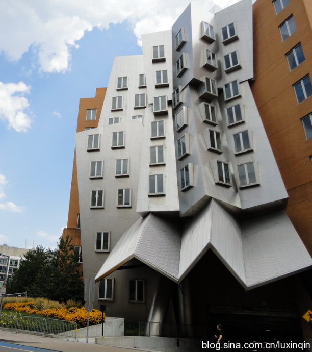 2007年10月, 麻省理工学院把著名建筑设计师弗兰克·格里告上法庭
