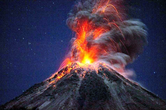 [转载]"地狱之火"……全球最壮观火山喷发场景