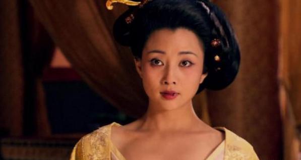 美玉无瑕美人有痣:殷桃嘴唇的痣和胡一天鼻尖的痣总让人想抠掉! 美玉无瑕美人有痣:殷桃嘴唇的痣和胡一天鼻尖的痣总让人想抠掉!