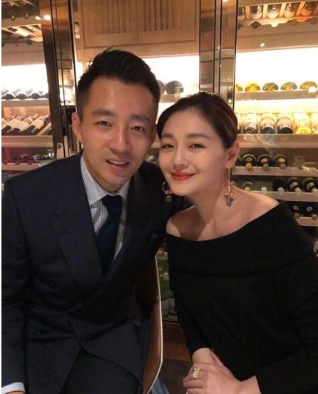 42岁大S长得越来越像婆婆张兰,脸比37岁汪小菲大一半 42岁大S长得越来越像婆婆张兰,脸比37岁汪小菲大一半