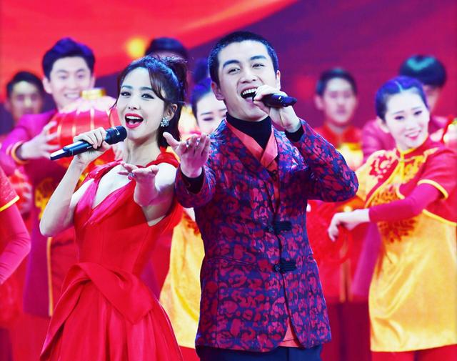 和杨幂一起演于正剧《宫》,嫁陈思诚后爆红,还跨界主持央视春晚 和杨幂一起演于正剧《宫》,嫁陈思诚后爆红,还跨界主持央视春晚