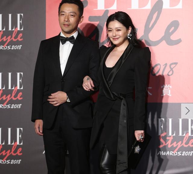 42岁大S长得越来越像婆婆张兰,脸比37岁汪小菲大一半 42岁大S长得越来越像婆婆张兰,脸比37岁汪小菲大一半