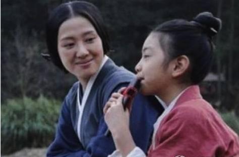 《芈月传》85后演员比孙俪嫩比妃子美却只能演玳瑁葵姑 《芈月传》又现怪像:葵姑玳瑁演员是85后比孙俪刘涛嫩比妃子美