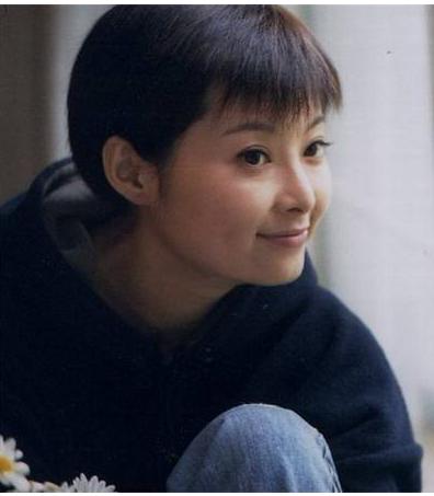 袁立揭李冰冰老底并曝光其旧照,她年轻时确实比李冰冰漂亮有名 袁立揭李冰冰老底并曝光其旧照,她年轻时确实比李冰冰漂亮有名