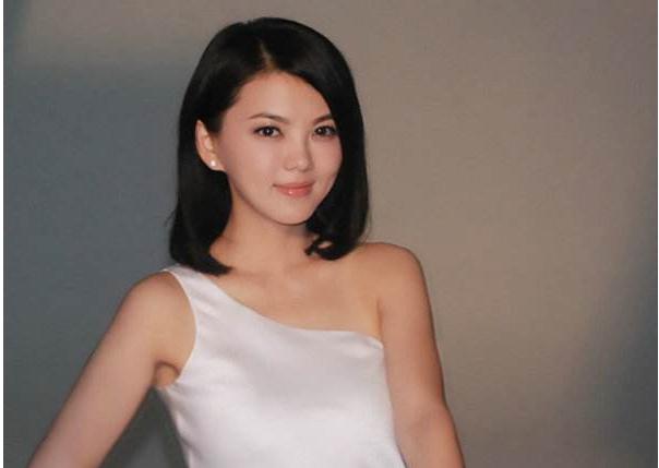 42岁大S与同龄李湘合影,产后难瘦回去的两大名嘴如今都靠PS美着 42岁大S与同龄李湘合影,产后难瘦回去的两大名嘴如今都靠PS美着