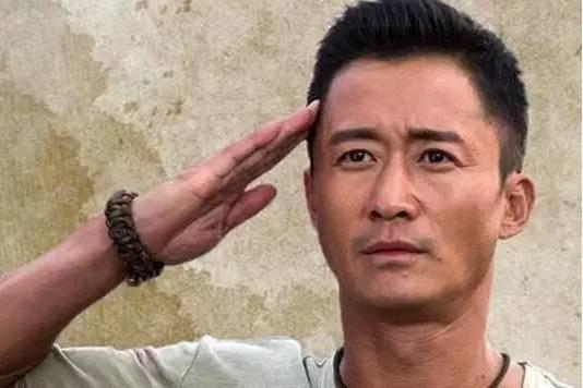 硬汉吴京出道时鲜嫩帅气,处女作武戏不输李连杰,与钟丽缇好般配 硬汉吴京出道时鲜嫩帅气,处女作武戏不输李连杰,与钟丽缇好般配