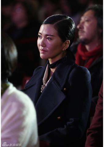 韩红退伍当老板半个娱乐圈大腕捧场 韩红人不美但体量大声音高人脉广,退伍当老板半个娱乐圈大腕捧场