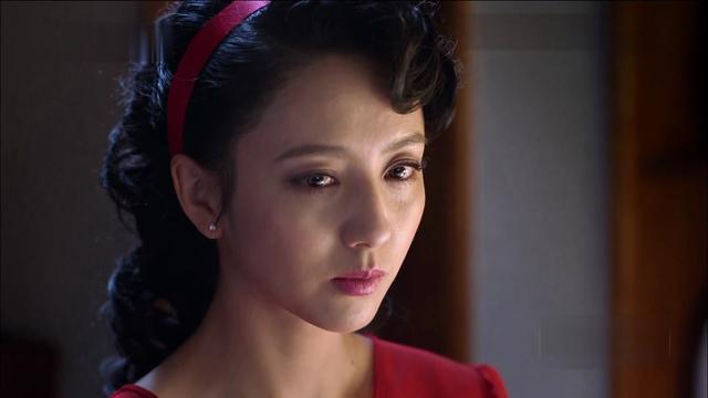 《爱国者》开播,佟丽娅继续高调演绎老娘天下最美,却被张鲁一批 《爱国者》开播,佟丽娅继续高调演绎老娘天下最美,却被张鲁一批
