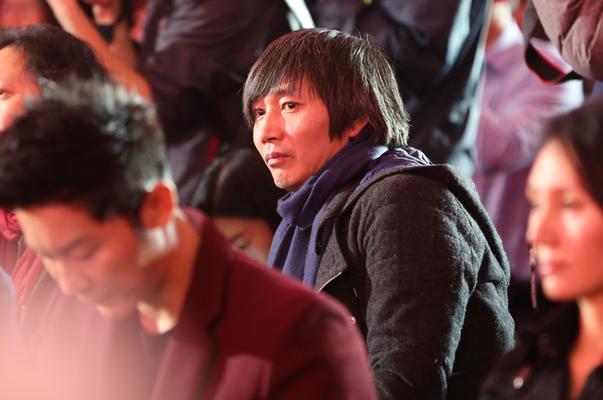 韩红退伍当老板半个娱乐圈大腕捧场 韩红人不美但体量大声音高人脉广,退伍当老板半个娱乐圈大腕捧场
