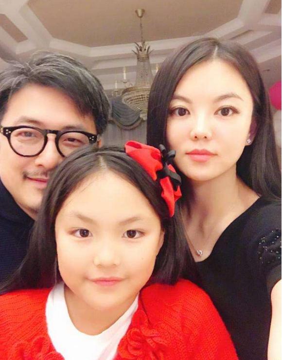 42岁大S与同龄李湘合影,产后难瘦回去的两大名嘴如今都靠PS美着 42岁大S与同龄李湘合影,产后难瘦回去的两大名嘴如今都靠PS美着