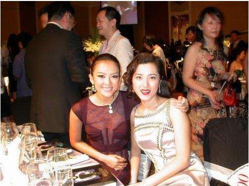 她是比章子怡还美的中戏金钗,作品刷屏却不红,给同学梅婷演配角 她是比章子怡还美的中戏金钗,作品刷屏却不红,给同学梅婷演配角