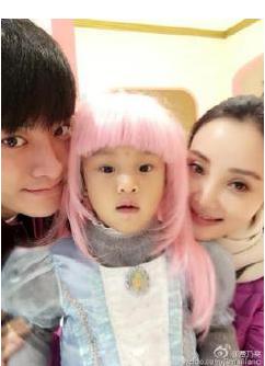 甜馨王诗龄谁是童星一姐? 李小璐贾乃亮女儿李湘王岳伦女儿火拼,甜馨王诗龄谁是童星一姐?