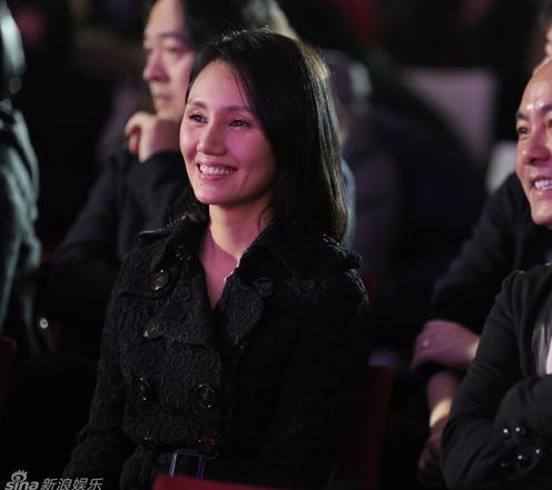 韩红退伍当老板半个娱乐圈大腕捧场 韩红人不美但体量大声音高人脉广,退伍当老板半个娱乐圈大腕捧场