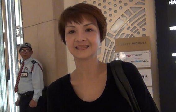 昔日波霸艳星叶子楣低调复出性感不再 她比邱淑贞叶玉卿胸大性感,却淡出二十年未婚未孕,复出赚钱养老