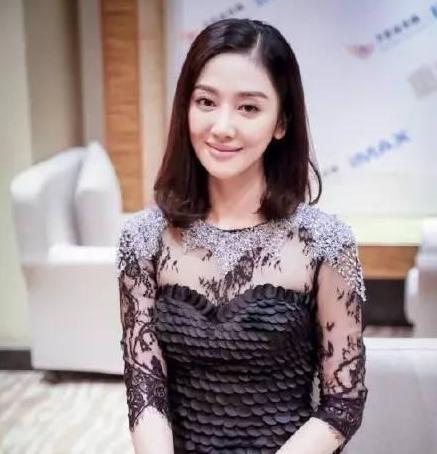 《芈月传》85后演员比孙俪嫩比妃子美却只能演玳瑁葵姑 《芈月传》又现怪像:葵姑玳瑁演员是85后比孙俪刘涛嫩比妃子美