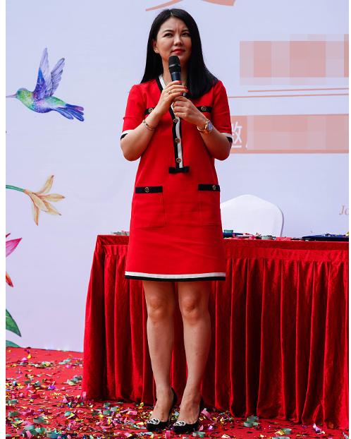 42岁大S与同龄李湘合影,产后难瘦回去的两大名嘴如今都靠PS美着 42岁大S与同龄李湘合影,产后难瘦回去的两大名嘴如今都靠PS美着