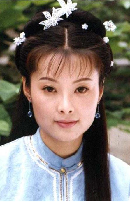 袁立揭李冰冰老底并曝光其旧照,她年轻时确实比李冰冰漂亮有名 袁立揭李冰冰老底并曝光其旧照,她年轻时确实比李冰冰漂亮有名