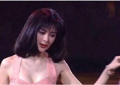 关之琳罕见晒童年照从小美到大,可惜几段婚姻无所出浪费美丽基因 关之琳罕见晒童年照从小美到大,可惜几段婚姻无所出浪费美丽基因