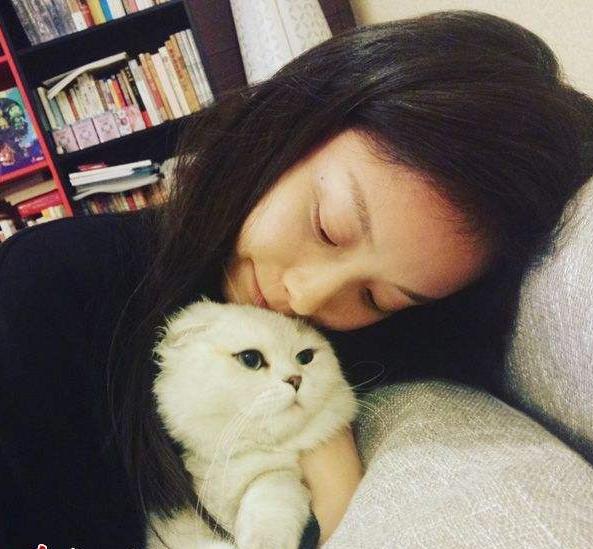 与倪妮分手后的井柏然喜欢上小香猪,喂食洗澡挠痒宠上天像养儿子 与倪妮分手后的井柏然喜欢上小香猪,喂食洗澡挠痒宠上天像养儿子