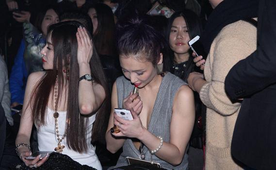 小张曼玉牛萌萌淡出多年复出比张曼玉还老 她曾是当红小张曼玉,被张国立儿子抛弃淡出,32比张曼玉还老丑