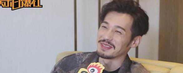 他在《微微一笑》中演杨洋情敌还是鲜肉,在《镇魂》中变胡子大叔 他在《微微一笑》中演杨洋情敌还是鲜肉,在《镇魂》中变胡子大叔