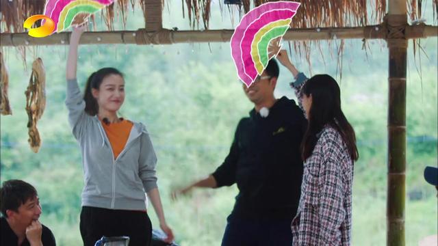 三大综艺节目代表齐聚《向往的生活》,Baby跳魔舞尴尬仅倪妮呼应 三大综艺节目代表齐聚《向往的生活》,Baby跳魔舞尴尬仅倪妮呼应
