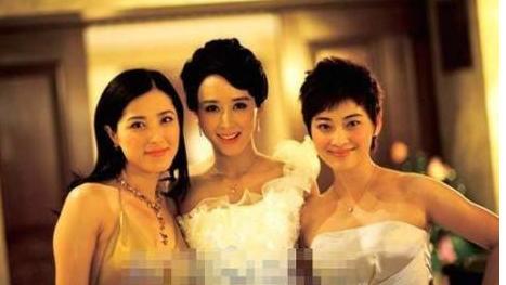 她是比章子怡还美的中戏金钗,作品刷屏却不红,给同学梅婷演配角 她是比章子怡还美的中戏金钗,作品刷屏却不红,给同学梅婷演配角