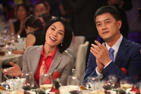 王菲周迅在《幻乐之城》同台如照镜子,天后影后能力个性情史相似 王菲周迅在《幻乐之城》同台如照镜子,天后影后能力个性情史相似