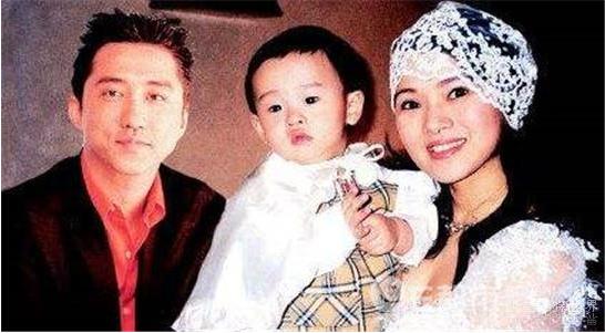 庾澄庆年近六旬才追生二胎三胎,为何与伊能静结婚十年只生了一个 庾澄庆年近六旬才追生二胎三胎,为何与伊能静结婚十年只生了一个