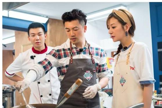 五阿哥苏有朋在《中餐厅》忙,却在《延禧攻略》《如懿传》频躺枪 五阿哥苏有朋在《中餐厅》忙,却在《延禧攻略》《如懿传》频躺枪