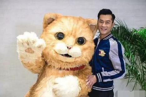他从奶油小生变黝黑帅哥,不晒太阳就变白,让多少女星羡慕嫉妒 他从奶油小生变黝黑帅哥,不晒太阳就变白,让多少女星羡慕嫉妒