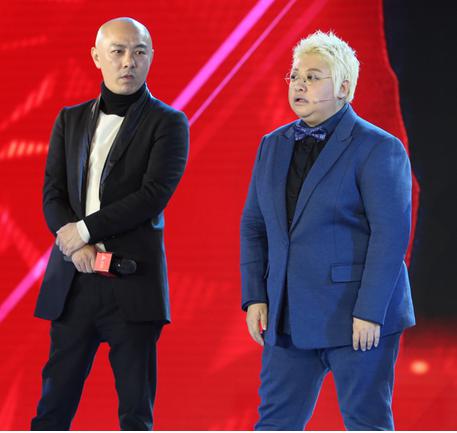 韩红退伍当老板半个娱乐圈大腕捧场 韩红人不美但体量大声音高人脉广,退伍当老板半个娱乐圈大腕捧场