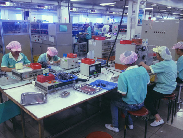 东莞东坑电子厂用童工被查 学生工资被层层克扣
