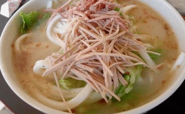 云南特色耙肉饵丝