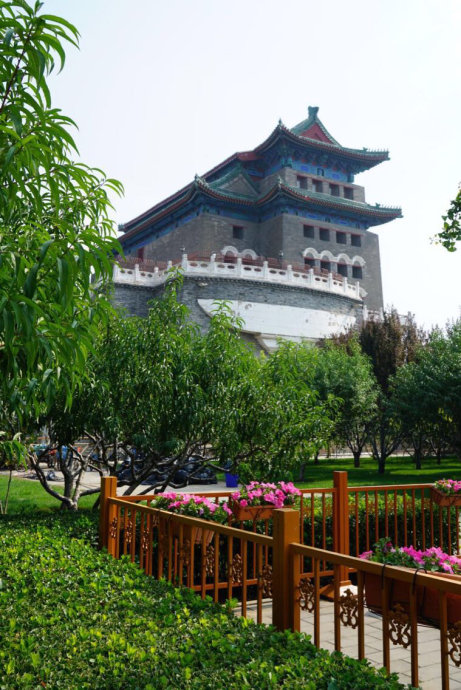 国庆长假的前门大街分外热闹(图) 国庆长假的前门大街分外热闹(图)