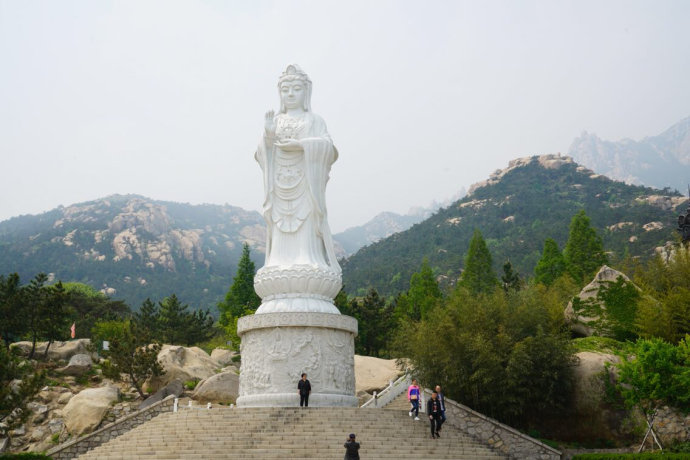 佛教和道教在一个景区的,好像只有崂山,这是严华寺! 佛教和道教在一个景区的,好像只有崂山,这是严华寺!