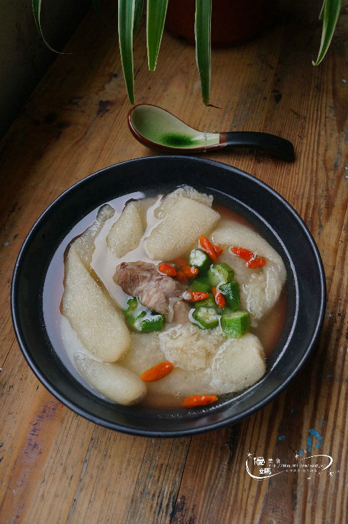 竹荪秋葵排骨汤 - 优妈美食 - 优妈美食博客 竹荪秋葵排骨汤 - 优妈美食 - 优妈美食博客