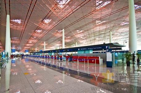 须按照国内出发旅客流程,前往位于c55,c56登机口附近的t3c四层国际