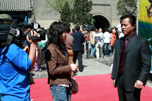 据活动总策划武丹,谢久忠先生介绍,2008永恒长城国际婚庆节将向人们